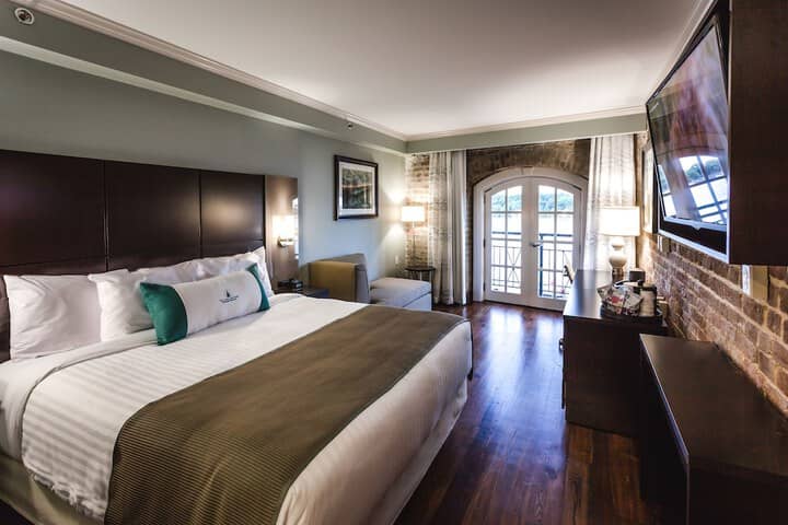 Room 10 of 37