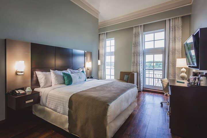 Room 16 of 37