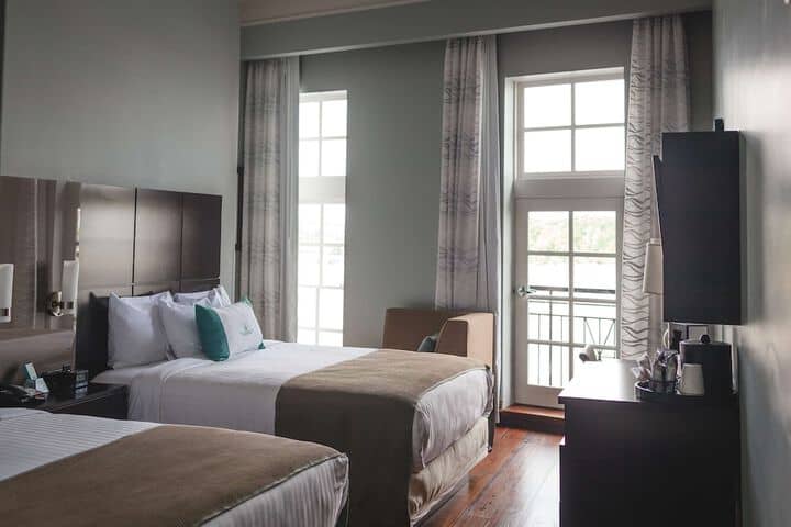 Room 14 of 37